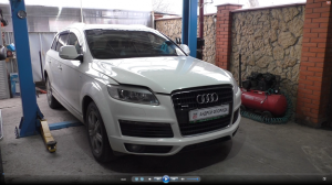Пробило шайбы под форсунками замена шайб под форсунками на АУДИ Q7 2008 AUDI Q7 3,0 дизель 1часть