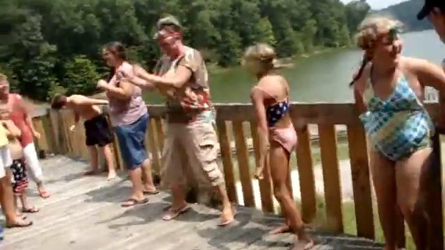 Ratliff Family Reunion Bobble Head Game смотреть онлайн