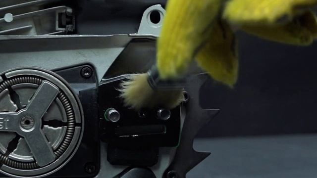 Как прочистить масляный канал на бензопиле HUTER смотреть онлайн