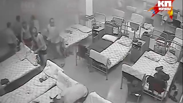Видео обрушения казармы 242 УЦ ВДВ.