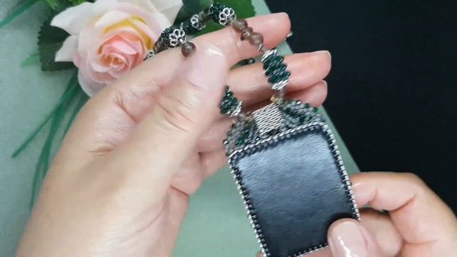 Колье с Плетёными бусинами и кулоном с Камеей из Малахита. Handmade Cameo pendant of beads.