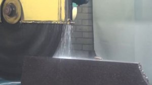 Распиловка гранита дисковой пилой диаметр 3м