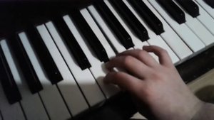 Учимся играть на пианино песню Хатико правой рукой☺