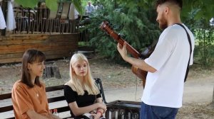ГИТАРИСТ притворяется НОВИЧКОМ на УЛИЦЕ | реакции девушек и уличных музыкантов | ПРАНК