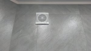 Установил вытяжной вентилятор в ванной. Показываю результат