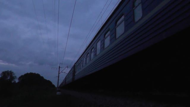 Электровоз ЧС7 с поездом №143 (СПб - Донецк) смотреть онлайн