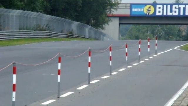 Aston Martin V12 Vantage RS and Opel Insignia fast! смотреть онлайн