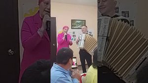 Песня "Яшь Гомер" под аккомпанементом Булата Шарипова.