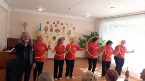 Танец с обручами.