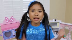 Wendy y Liam Juegan con Cocina de Juguetes | Juegan a Cocinar con Kitchen Toys