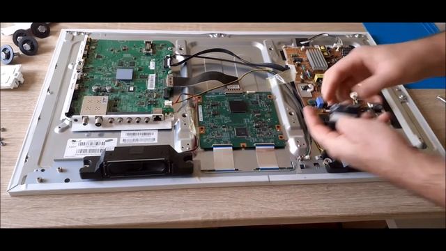 TV Samsung UE32ES6710 Moduł WiFi USZKODZONY. смотреть онлайн