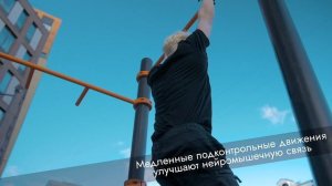 Подъем косой согнутых ног в висе