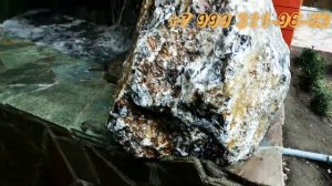 Каменный водопад во дворе