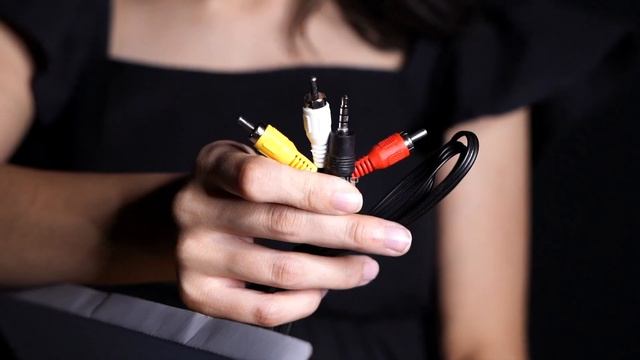 Tv digital monitor Hd 14 polegadas com antena, controle, entrada USB e HDMI смотреть онлайн