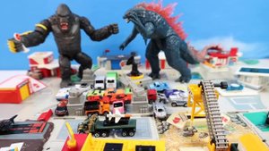 Godzilla X Kong The New Empire Action Figure Collection Review with Frost Titan Shimo!