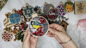 #вышивка Мои 98 новогодних вышитых бисером и нитками игрушек)