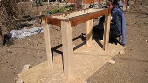 Столик с полкой из паллет DIY