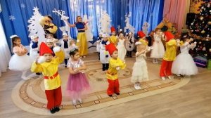 "Потолок ледяной" танец на новогоднем празднике в детском саду Коломна