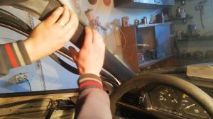 Как снять пластик со стойки лобового стекла, мерседес  w124