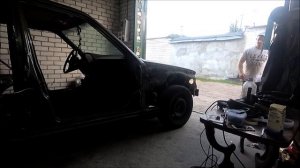 Восстановление мерседес 124 - Сливаем антифриз, снимаем бачки.