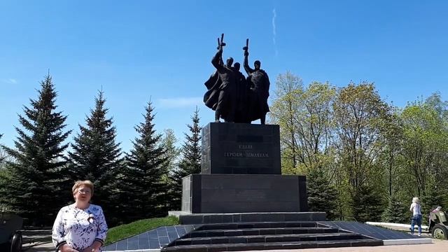 Памятник воинам-землякам в Вятских Полянах