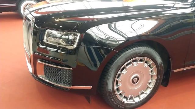 Автомобиль AURUS показали на выставке "Моторы Победы"