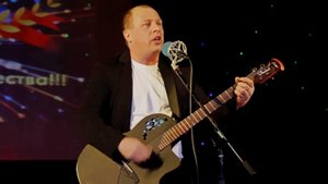 "Мы потомки победителей фашизма", поёт Евгений Иванов