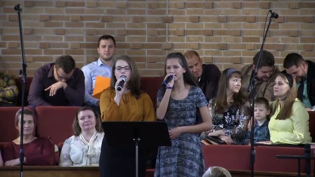 В городе тихая осень, первые дни октября смотреть онлайн