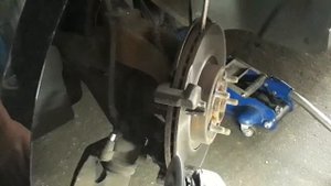 Как поменять тормоза на Ford Grand C-MAX 2011 1.6л 92kw