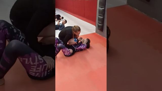 #bjj #grappling #грэпплинг #бжж #jiujitsu #джиуджитсу #sport #martialarts #mma #girls смотреть онлайн