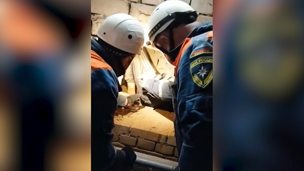 В Сочи спасли застрявшую между стенами дома девушку / События на ТВЦ