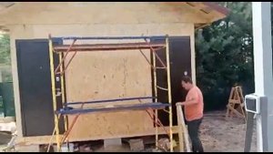 ДОШИЛИ ОСБ И ВАГОНКУ.НАЧАЛИ ОБШИВАТЬ ПЛАСТИКОВЫМИ ПАНЕЛЯМИ В  ВАННОЙ.