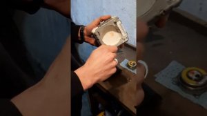 Снятие и покраска значка ( Короны ) с руля Toyota Crown grs204