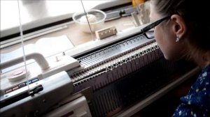 Английская резинка на вязальной машине Brother KH260 English elastic band on a knitting machine