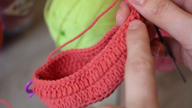 Пинетки для девочки. Вязание крючком. #KVK смотреть онлайн