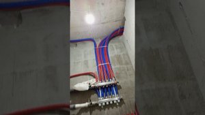 Водопровод и отопление по потолку  1го этажа на второй