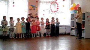 Ходит моя бабушка в фартухе цветном - песня для бабушки #2