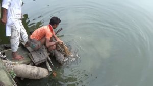 Unbelievable Cast Net Fishing Videos।Catching Lot of fish by cast net। Net fishing videos(part-381)