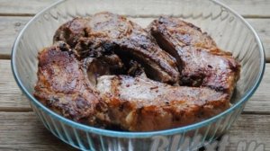 Cвиная корейка на кости, запеченная в духовке