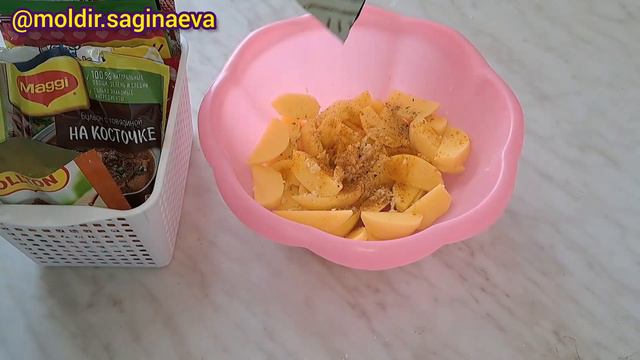 Үйіңізде картоп пен дәмдеуіштер болса болғаны. Картошка по древенски. смотреть онлайн