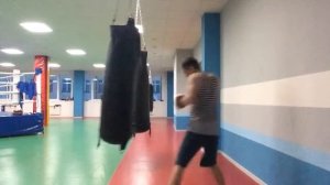 Бокс - работа на мешке