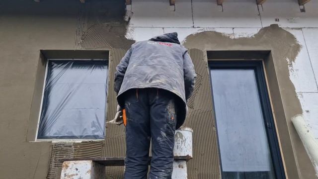 Будни фасадчика,часть 8. Заармировали 4 рулона сетки. смотреть онлайн