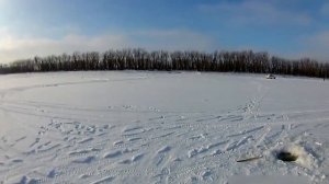 Зимняя рыбалка на Амуре  Хоть бей по голове, чтоб рот открыла