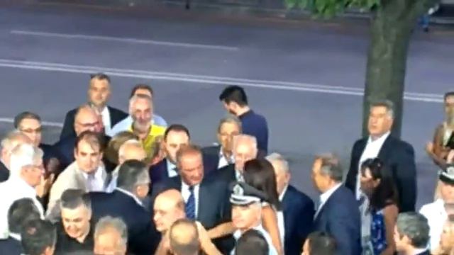 Καραμανλης смотреть онлайн