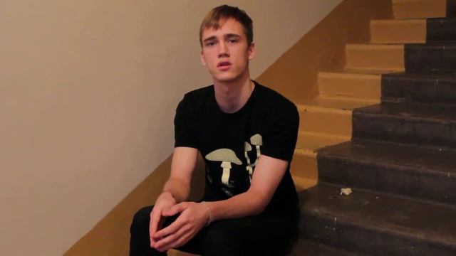 Сжала руки под тёмной вуалью... смотреть онлайн