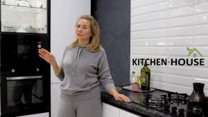 Отзыв о нашей кухне с фасадами AGT - суперматовые пластиковые фасады и стекло в алюминиевом профил