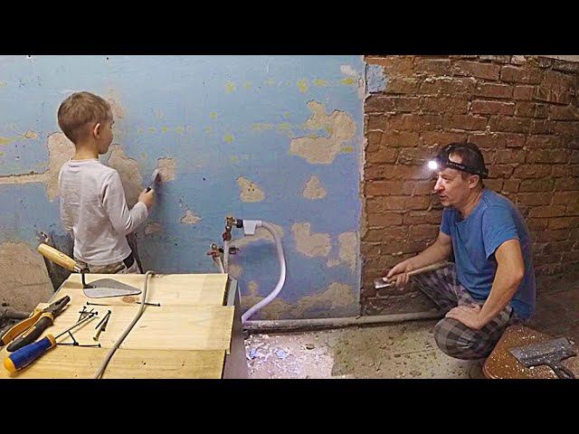 Продолжаем ремонт деревенского дома. Всё разломали и ничего не сделали. смотреть онлайн