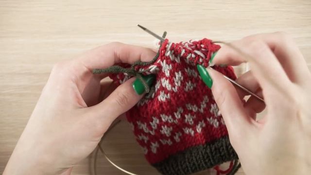 Вяжем ВАРЕЖКИ С ОЛЕНЕМ