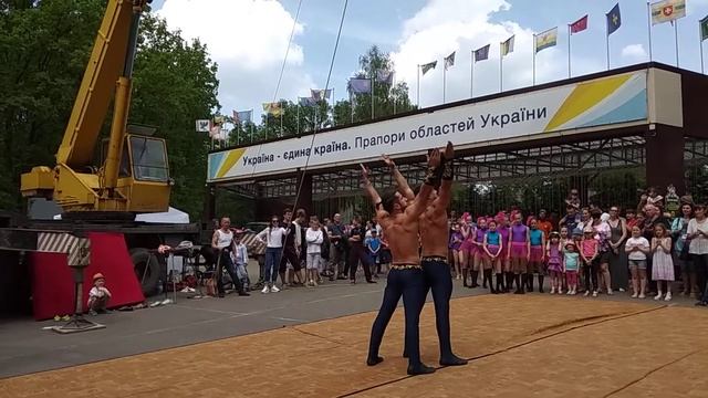 Братья Билак, студия Старый цирк (выпускники студии), парк Фельдмана смотреть онлайн