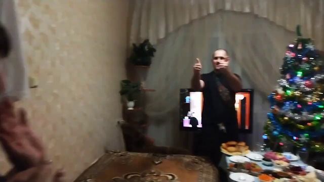 РОЖДЕСТВО/ПОДАРКИ/В ГОСТИ К МАМЕ И СЕРЁЖЕ/МАМИН ШИКАРНЫЙ СТОЛ/ОСЕТИНСКИЕ ПИРОГИ смотреть онлайн